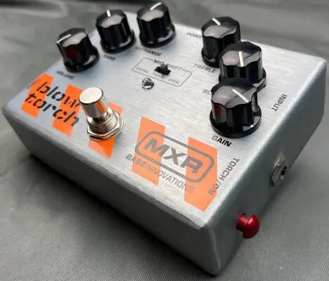 MXR - M181 - Blow Torch Bass Distortion 2